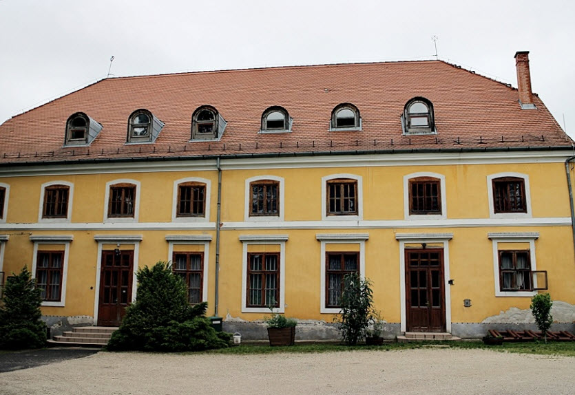 Erdődy - Hüvös Kastély, Hungary